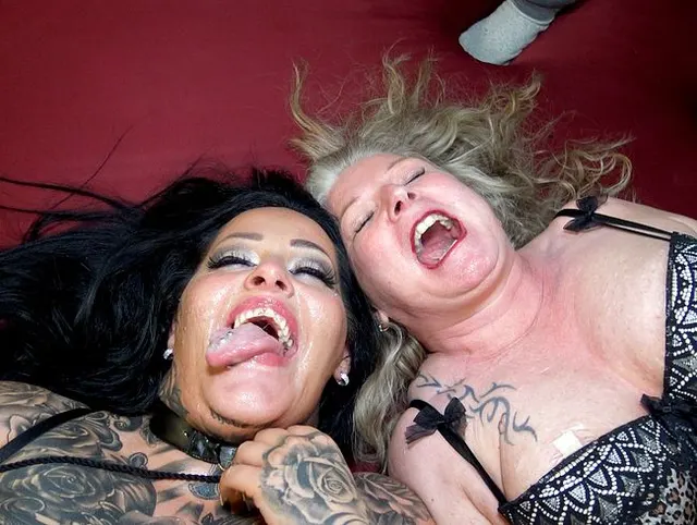 USER AO-GANGBANG mit Milf Rosella