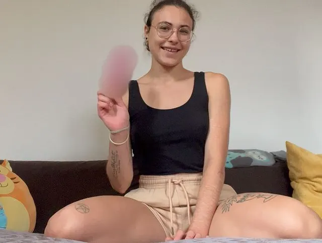 Wie wird es sich anfühlen? 1x mit einem Dildo öffentlich
