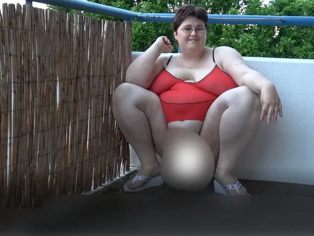 Auf den Balkon pissen