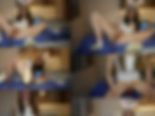 Muschi mit Ostereiern gedehnt