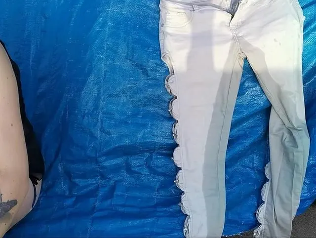 Wunschvideo - in meine Jeans gepisst!