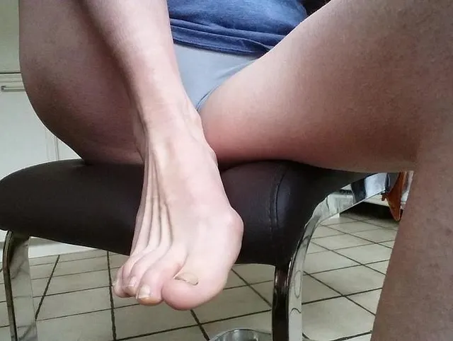 Ich lackiere meine Zehnägel