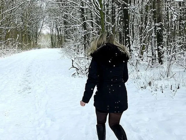 Gefrorene Landschaft und eine MILF mit sündigen Ideen