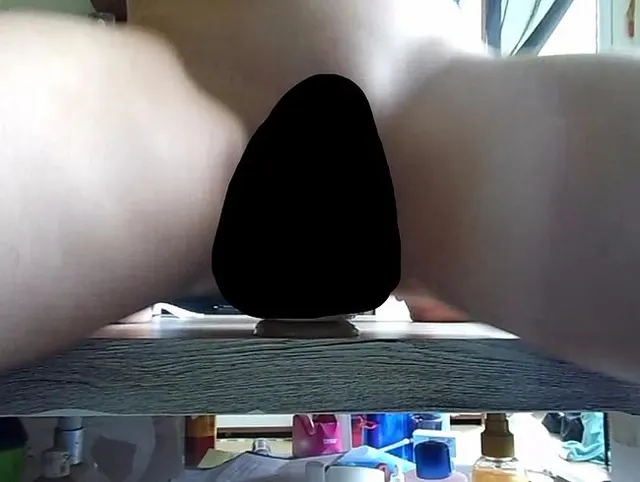 Dildofick auf den Tisch