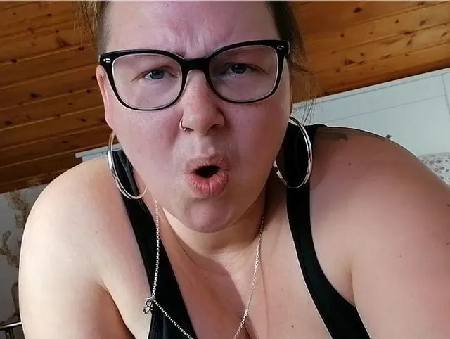 FIRST TIME ANAL!!! WER KLOPFT DA AN DAS HINTERTÜRCHEN???