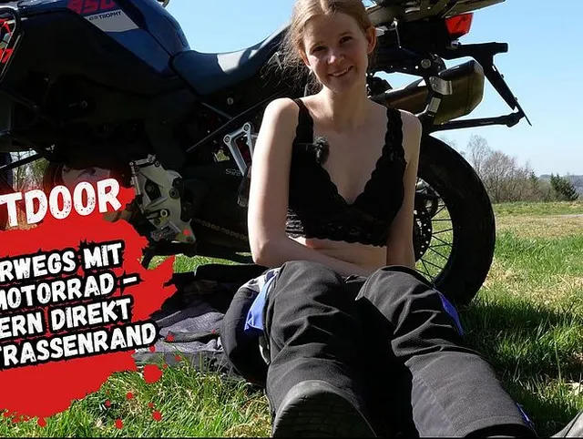 Heimlich auf Bikertour gefingert bis zum Doppel Orgasmus!