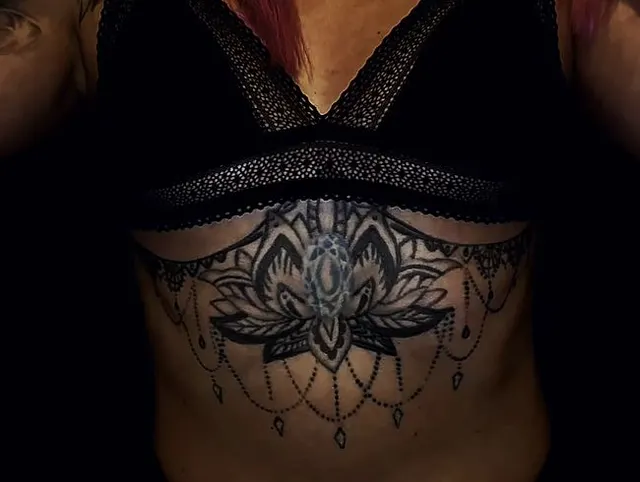 Short Strip für dich - ein kurzer Blick auf mich oben ohne während eines Fotosets ?  Kein Ton