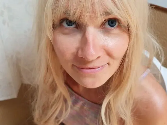 Wer Party macht wird weggefickt! Mitbewohner besorgt es mir heimlich im Badezimmer + FACIAL CUMSHOT!