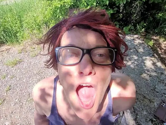 Deepthroat - Voll rein gerotzt ins Maul