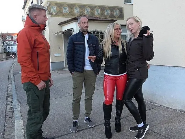 Spontanes USER FICKDATE - von der Straße in die Kiste! 2 Wetlook-Leggings Schlampen unterwegs!