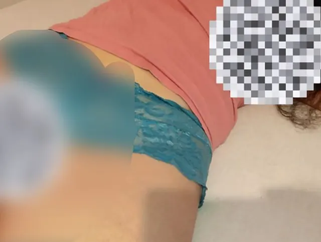 Die reife MILF erlaubte mir, in ihre Muschi zu spritzen!