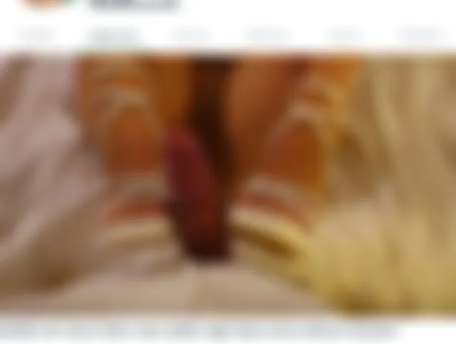 Gefallen dir meine Füße in den weißen High Heels und an deinem Schwanz?