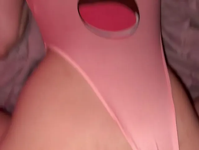 Er machte einen Femininjungen aus ihm und fickte ihn in den Arsch.