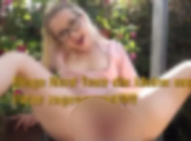 Mega Nerd Teen die kleine enge Fotze zugespermt!!!!!!