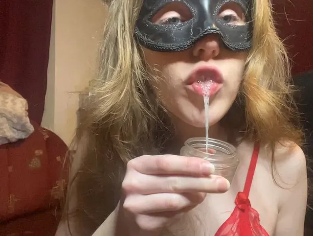 Auf meine Brüste und in das Glas spucken und mehr