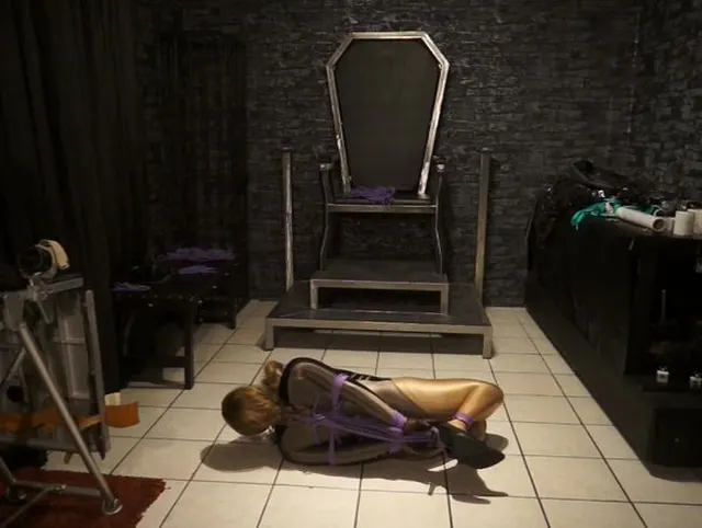 Super-Hogtied