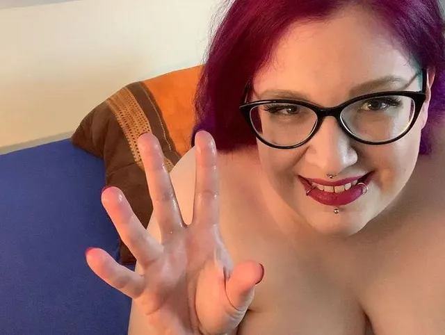 Mit Creampie in der Möse zum Höhepunkt gespielt