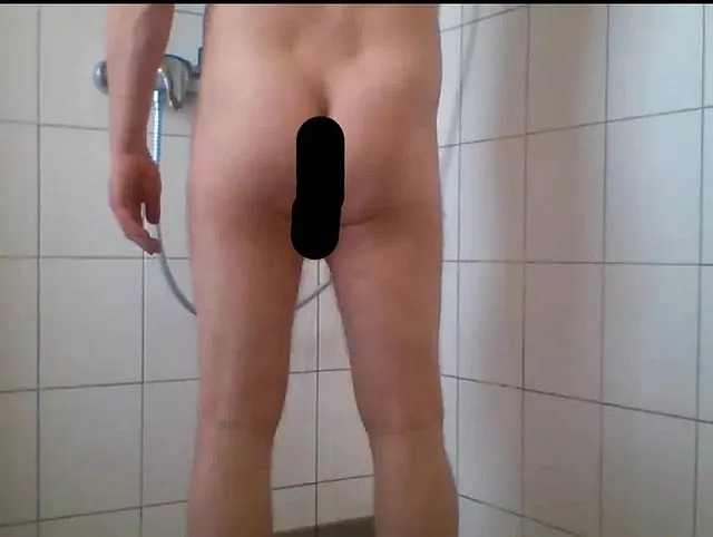 Urinieren in der Dusche