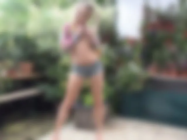 Hier mein geiler junger Body!!!
