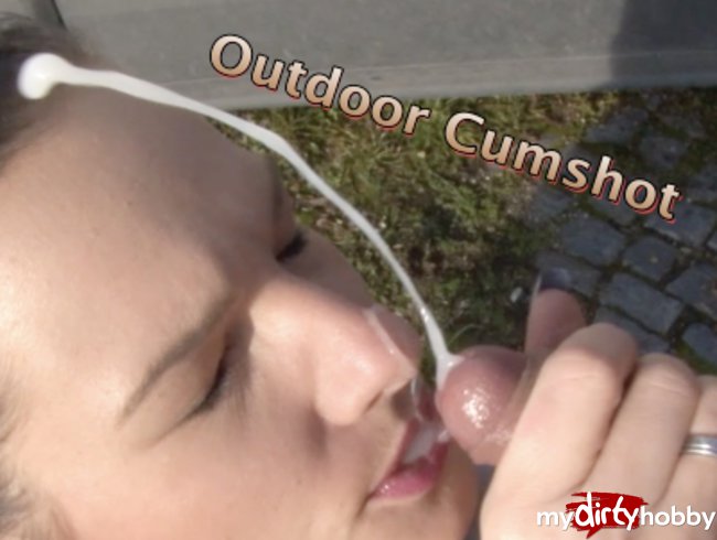 Outdoor Cumshot