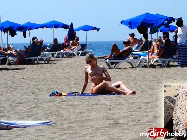 Notgeil am Strand! Meine Pussy muss befriedigt werden!!